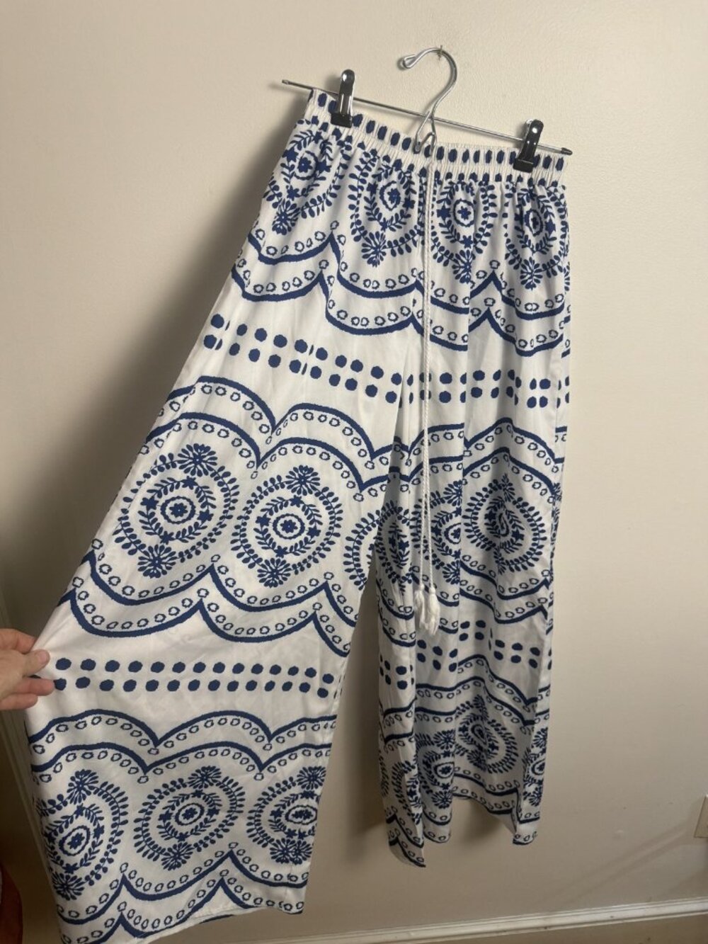 SHEIN Blue & White Palazzo Pants Size S – Medallion Print Wide Leg, Drawstring W